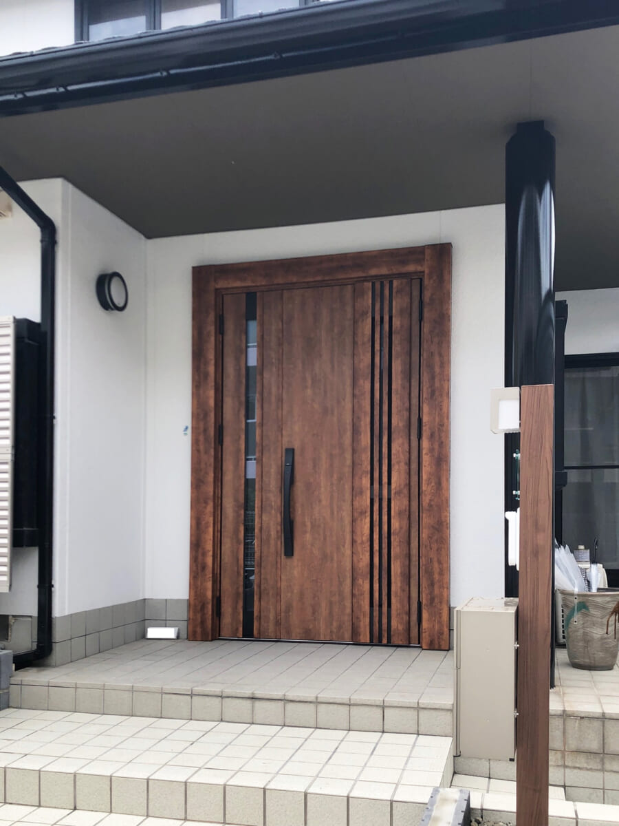 【堺市南区】玄関ドアリフォーム施工事例｜リシェント高断熱仕様カバー工法 After
