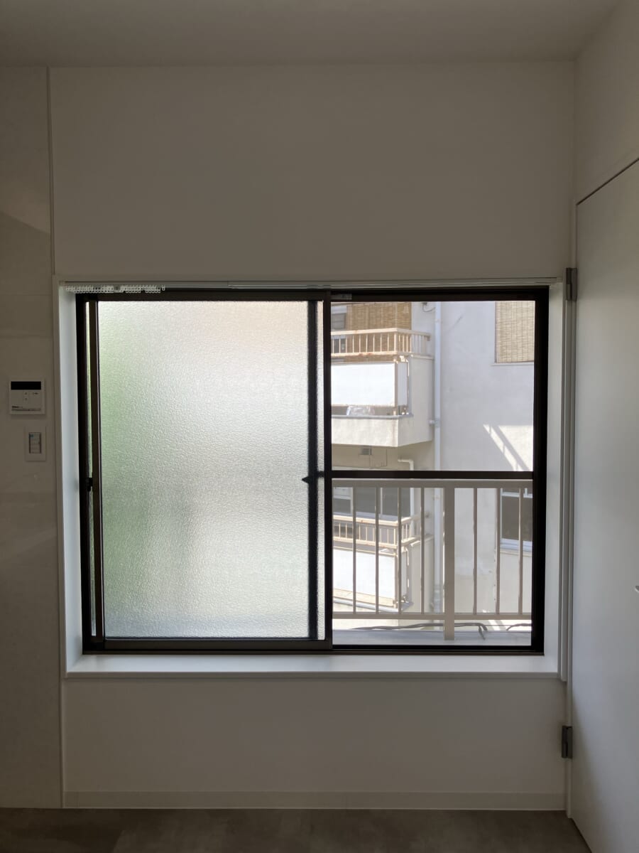 大阪府八尾市高砂町・築45年の戸建て住宅で補助金を使った内窓（二重窓）の窓の断熱リフォームを実施しました。 Before