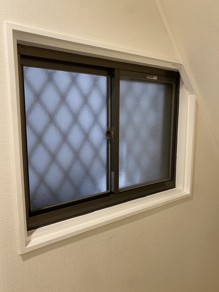 大阪市西淀川区・築40年の戸建て住宅で補助金を使った内窓（二重窓）の窓の断熱リフォームを実施しました。 Before