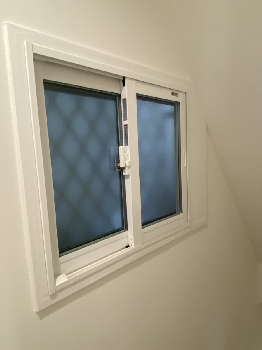 大阪市西淀川区・築40年の戸建て住宅で補助金を使った内窓（二重窓）の窓の断熱リフォームを実施しました。 After