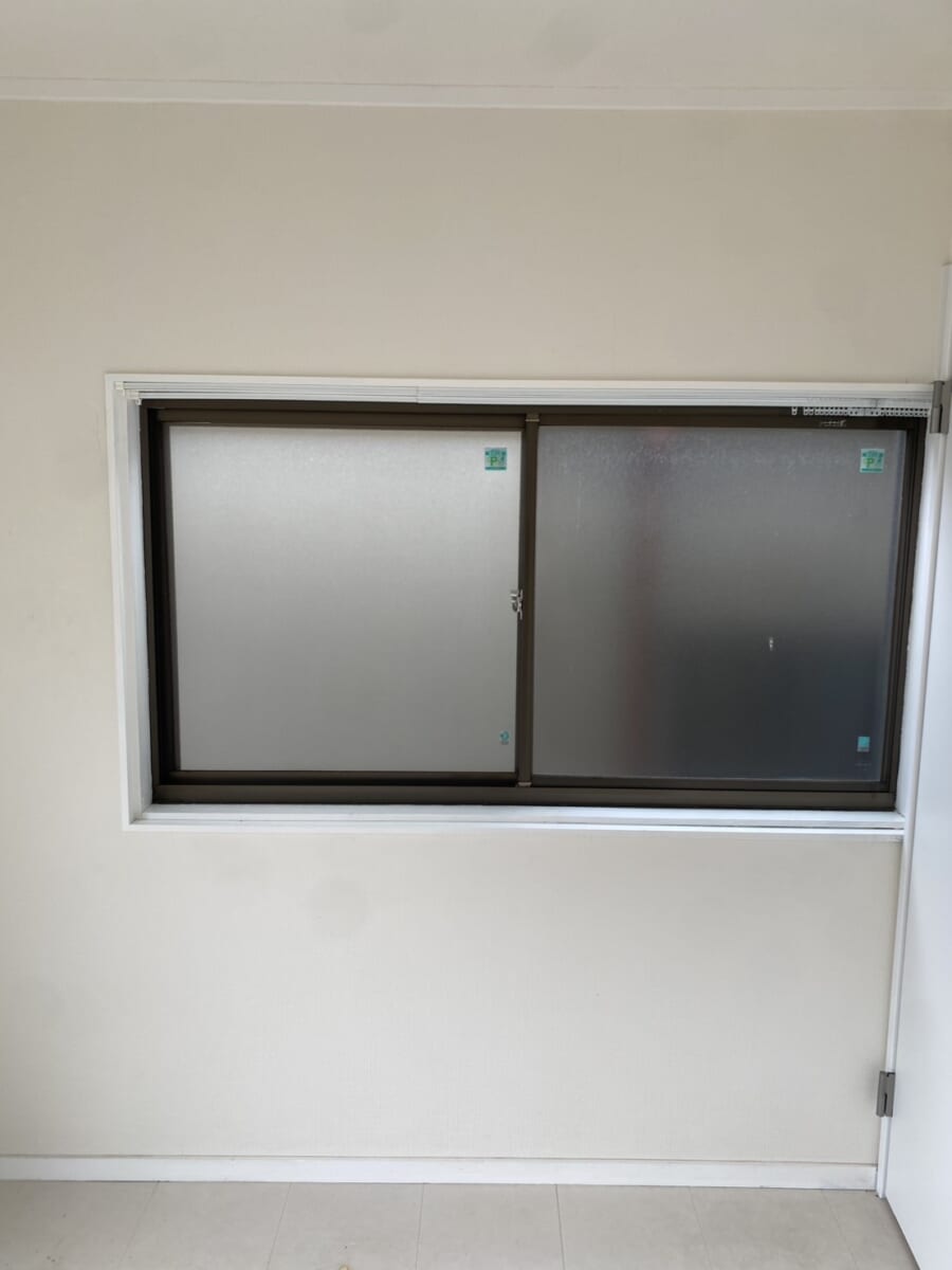 大阪市西淀川区・築40年の戸建て住宅で補助金を使った内窓（二重窓）の窓の断熱リフォームを実施しました。 Before