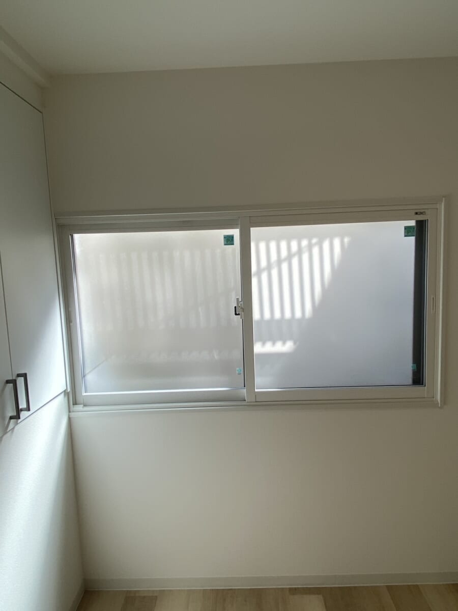 大阪市西淀川区・築40年の戸建て住宅で補助金を使った内窓（二重窓）の窓の断熱リフォームを実施しました。 After
