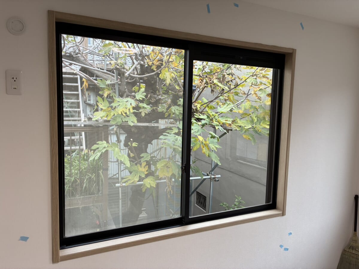 大阪市東住吉区・築20年の戸建て住宅で補助金を使った内窓（二重窓）の窓の断熱リフォームを実施しました。【２階洋室9.7帖・８帖・7.8帖/LIXILインプラス・Low-E複層ガラス】 Before