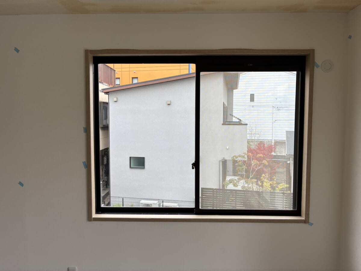 大阪市東住吉区・築20年の戸建て住宅で補助金を使った内窓（二重窓）の窓の断熱リフォームを実施しました。【２階洋室9.7帖・８帖・7.8帖/LIXILインプラス・Low-E複層ガラス】 Before