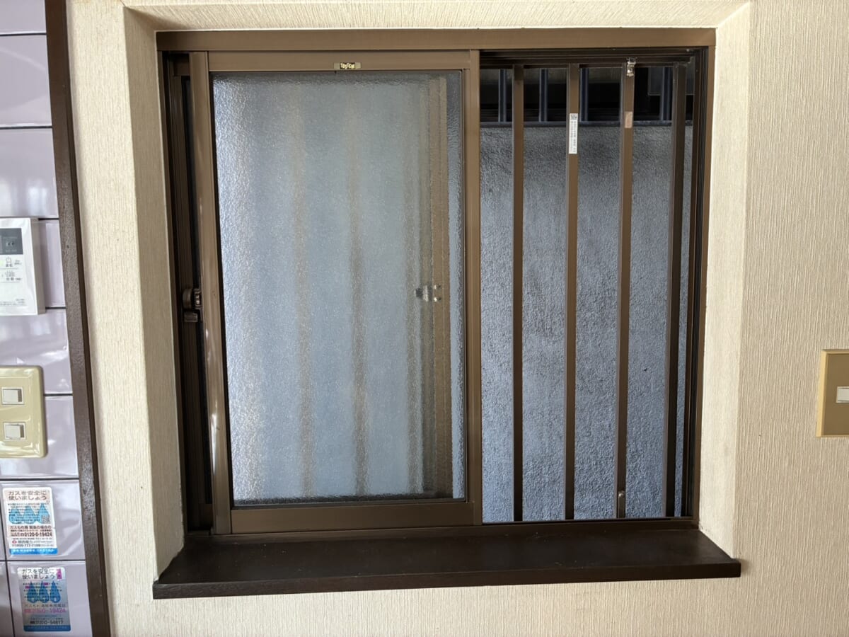 【大阪市西成区・築32年戸建て】内窓13箇所を設置！LIXILインプラスで断熱リフォーム｜大阪市の補助金66万円を活用 Before