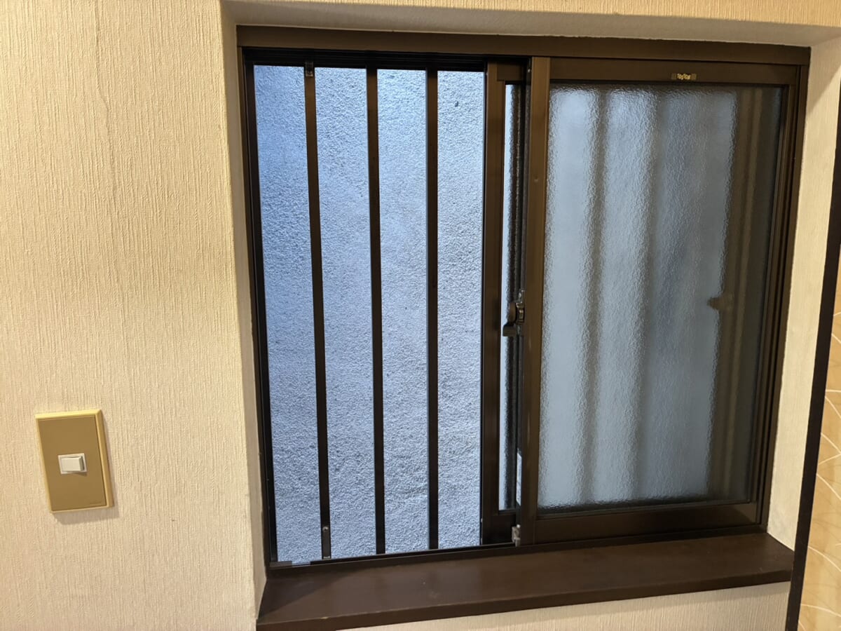 【大阪市西成区・築32年戸建て】内窓13箇所を設置！LIXILインプラスで断熱リフォーム｜大阪市の補助金66万円を活用 Before
