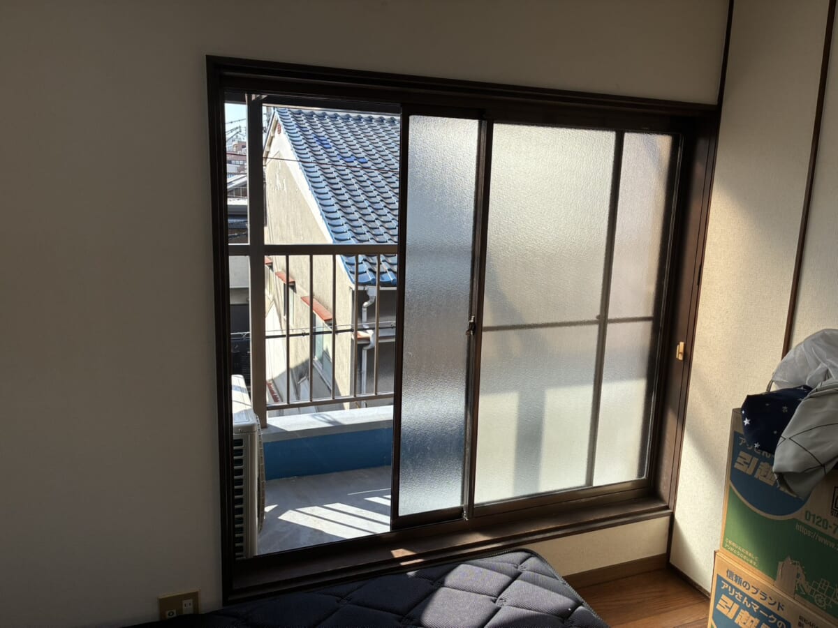 【大阪市西成区・築32年戸建て】内窓13箇所を設置！LIXILインプラスで断熱リフォーム｜大阪市の補助金66万円を活用 Before