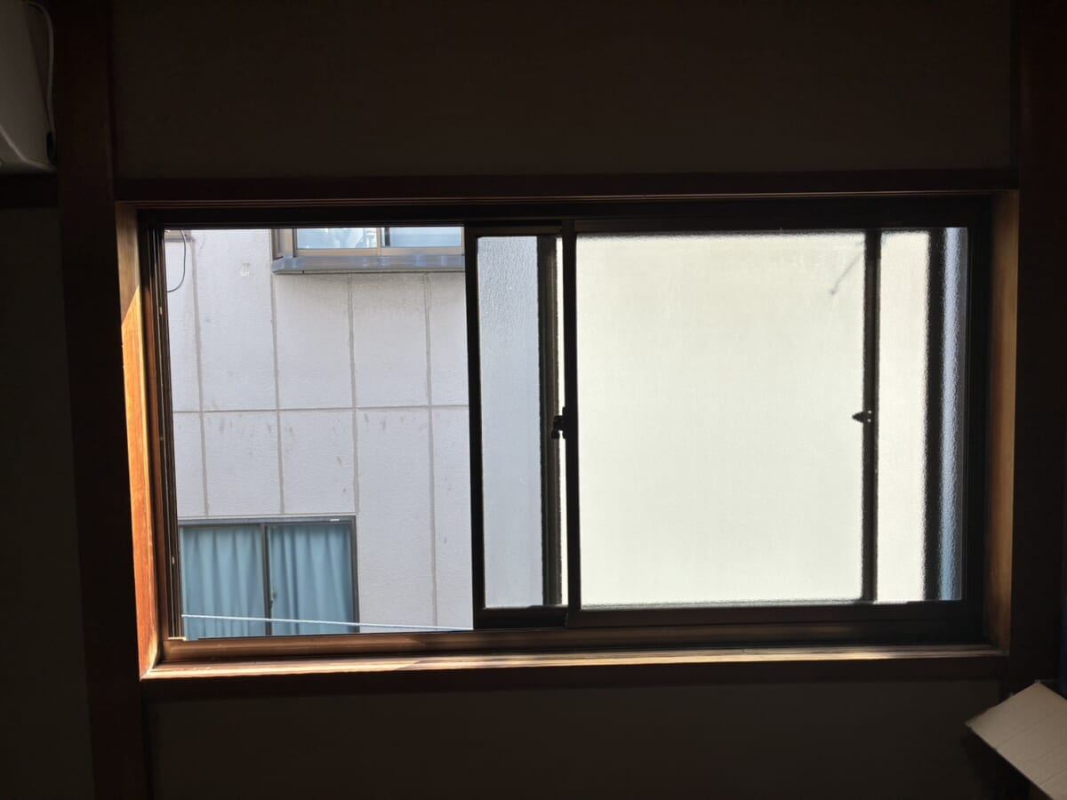 【大阪市西成区・築32年戸建て】内窓13箇所を設置！LIXILインプラスで断熱リフォーム｜大阪市の補助金66万円を活用 Before