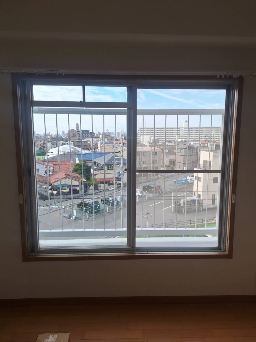 【大阪市東淀川区・築45年マンション】LIXILインプラスを5箇所設置｜補助金合計29.9万円を活用した窓断熱リフォーム Before